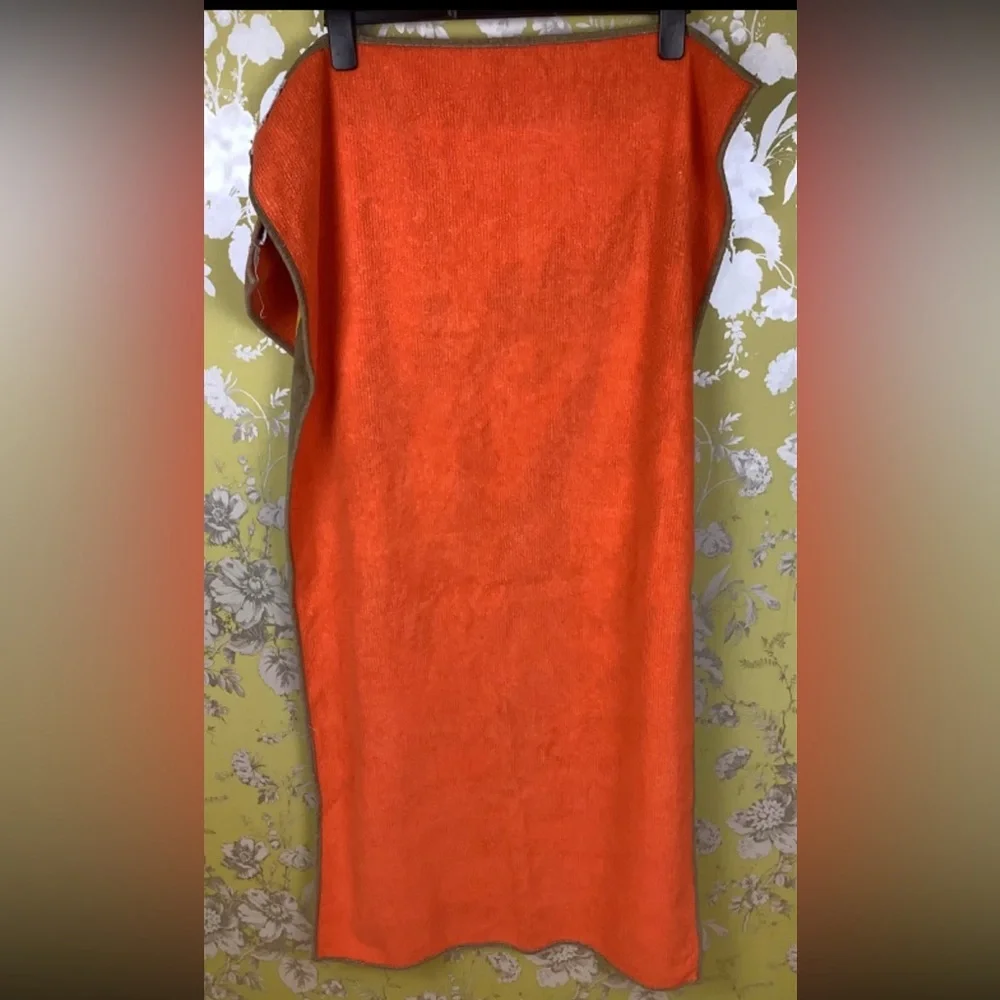 Emilio Pucci Orange and Yellow Towel‎
